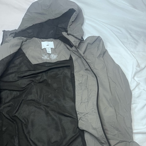H&M Lightweight Jacket - Picture 2 of 5